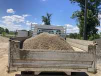 Transport cu auto de 3,5 T sau 7,5  pamant vegetal, nisip, moloz, etc.