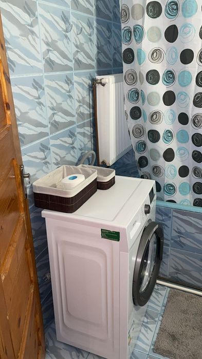 Închiriez apartament
