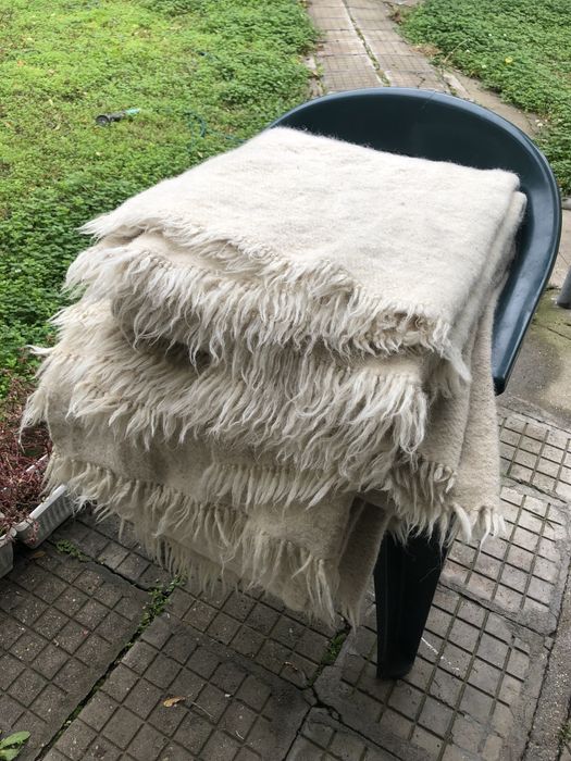 Три броя одеала от чиста вълна