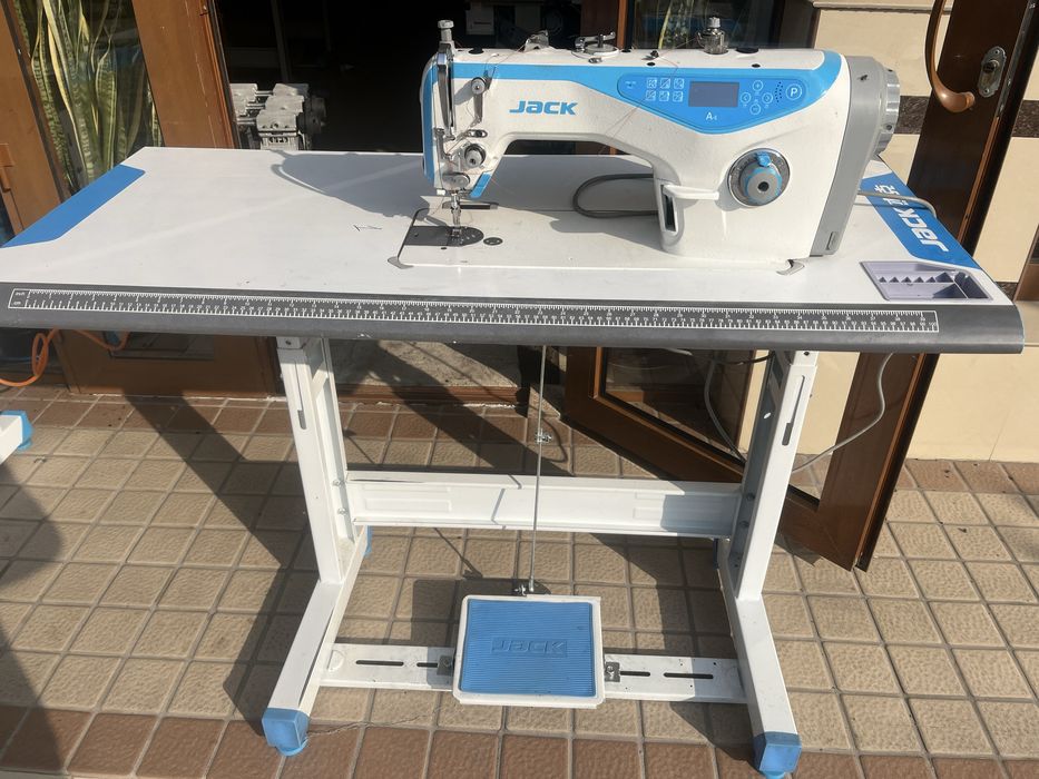 Jack ,Juita хар хил тикув мошиналари сотилади