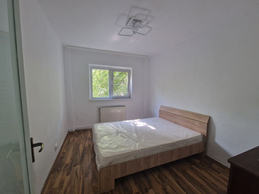 Închiriez 3 camere bulevardul Chisinau