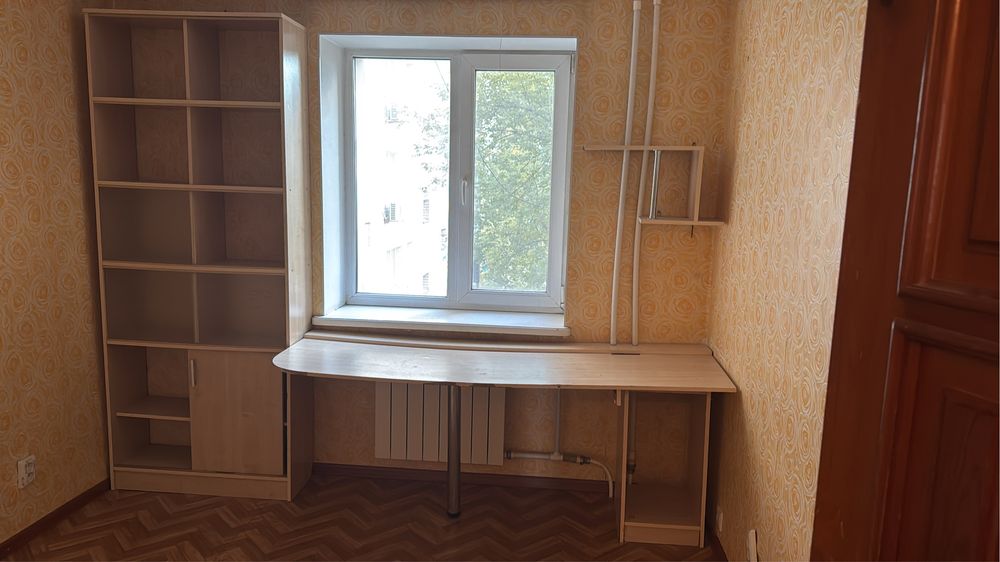 Продам  встроенный мебель и тумбочку