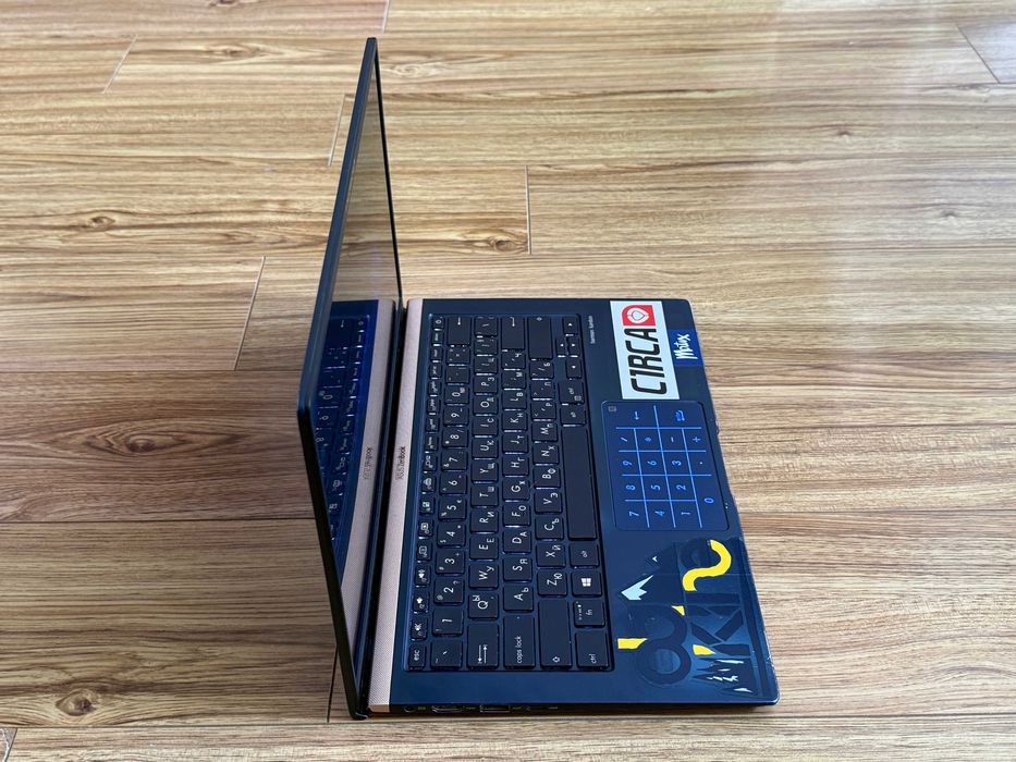 Asus ZenBook 14`i7-8565U/Nvidia MX150/512GB NVMe/8GB RAM/Full HD IPS