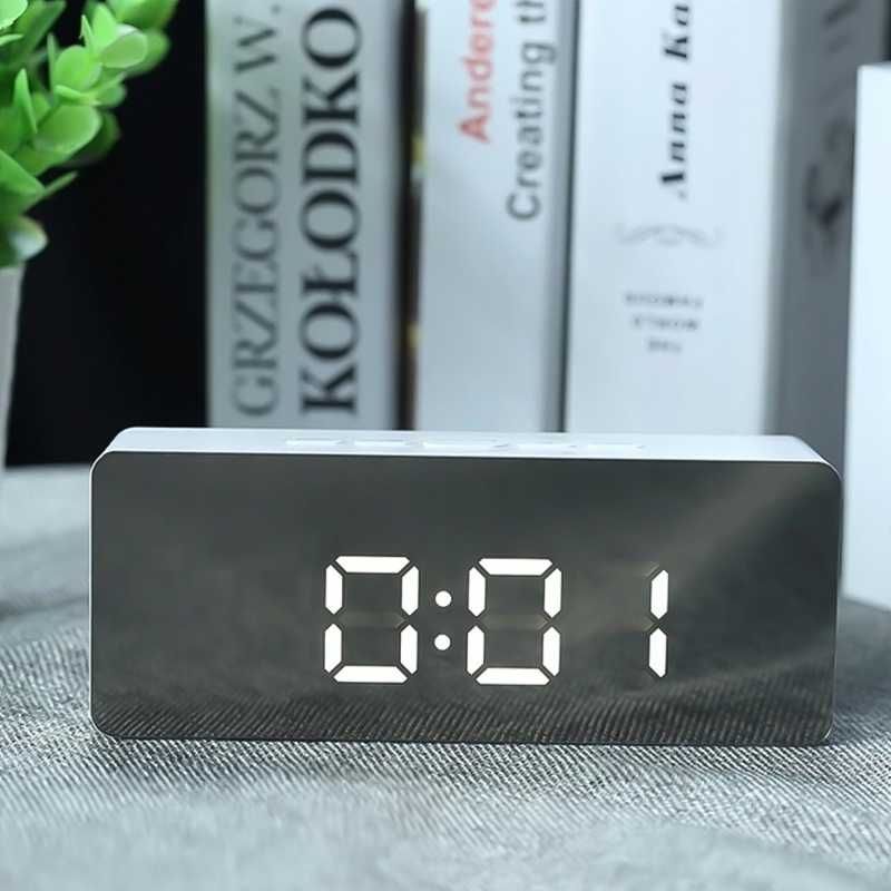 LED Алармен Часовник с Термометър и Огледало 4 в 1