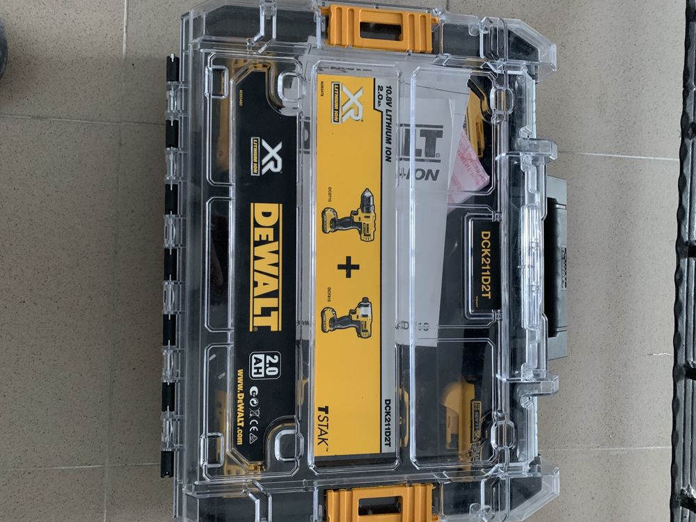 Dewalt DCK211D2T