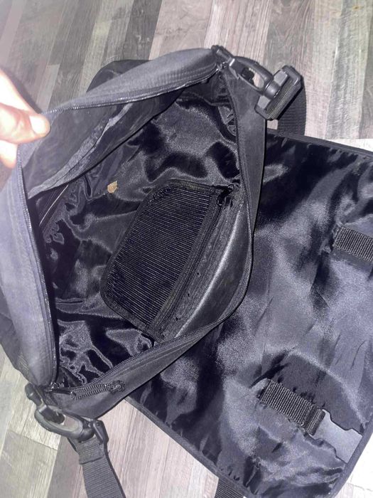 Раница за лаптоп много удобна