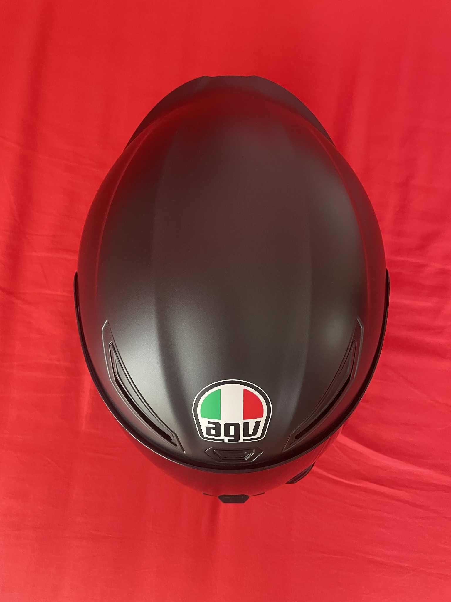 Продавам каска AGV – размер S (55-56 см)