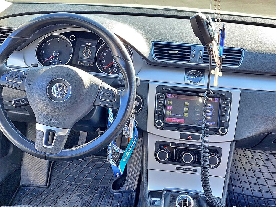 Volkswagen Passat B7 2011 1.6 TDI Bluemotion