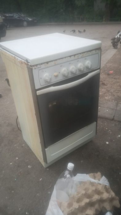 Продам газовую плиту