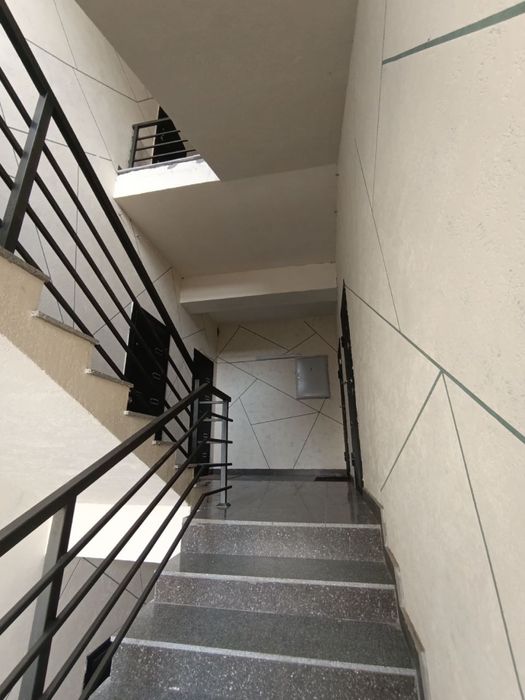 срочно продоётся 1 комнотная квартира на 3 этоже в мирабадском раёне