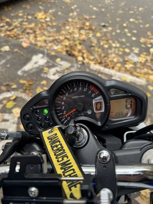 Suzuki SVF650 Gladius A2