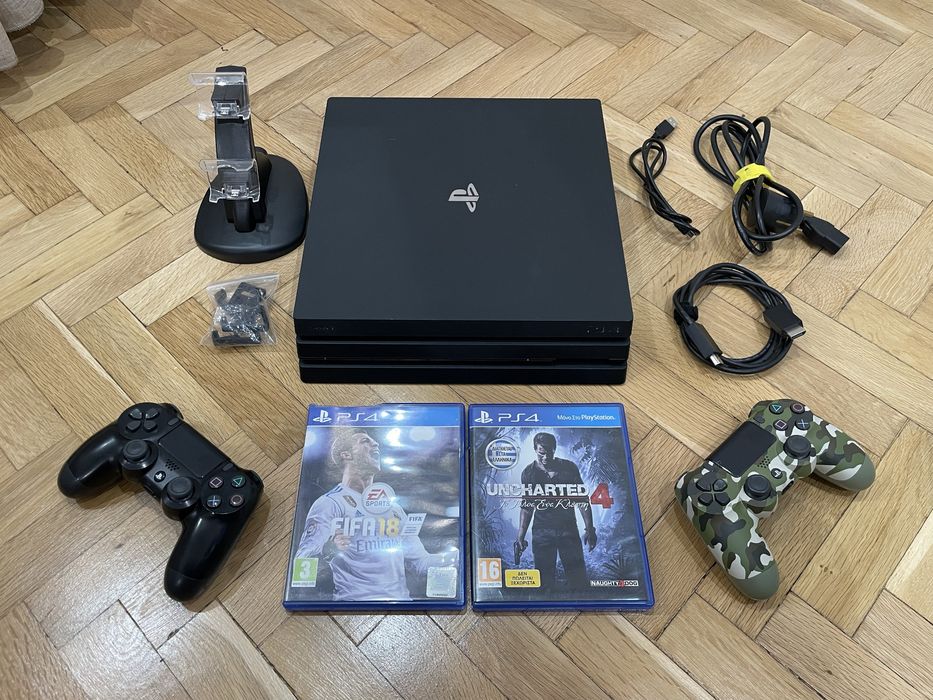 Playstation 4 PRO/PS4 PRO - 1TB с два джойстика