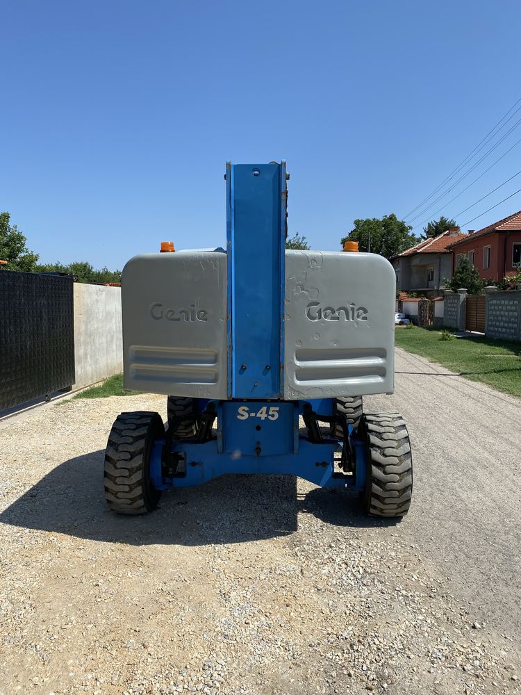 Вишка Genie S45 2007 г. в много добре състояние. 15.7м