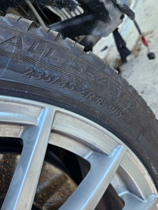 Гуми с джанти 235/45 R18