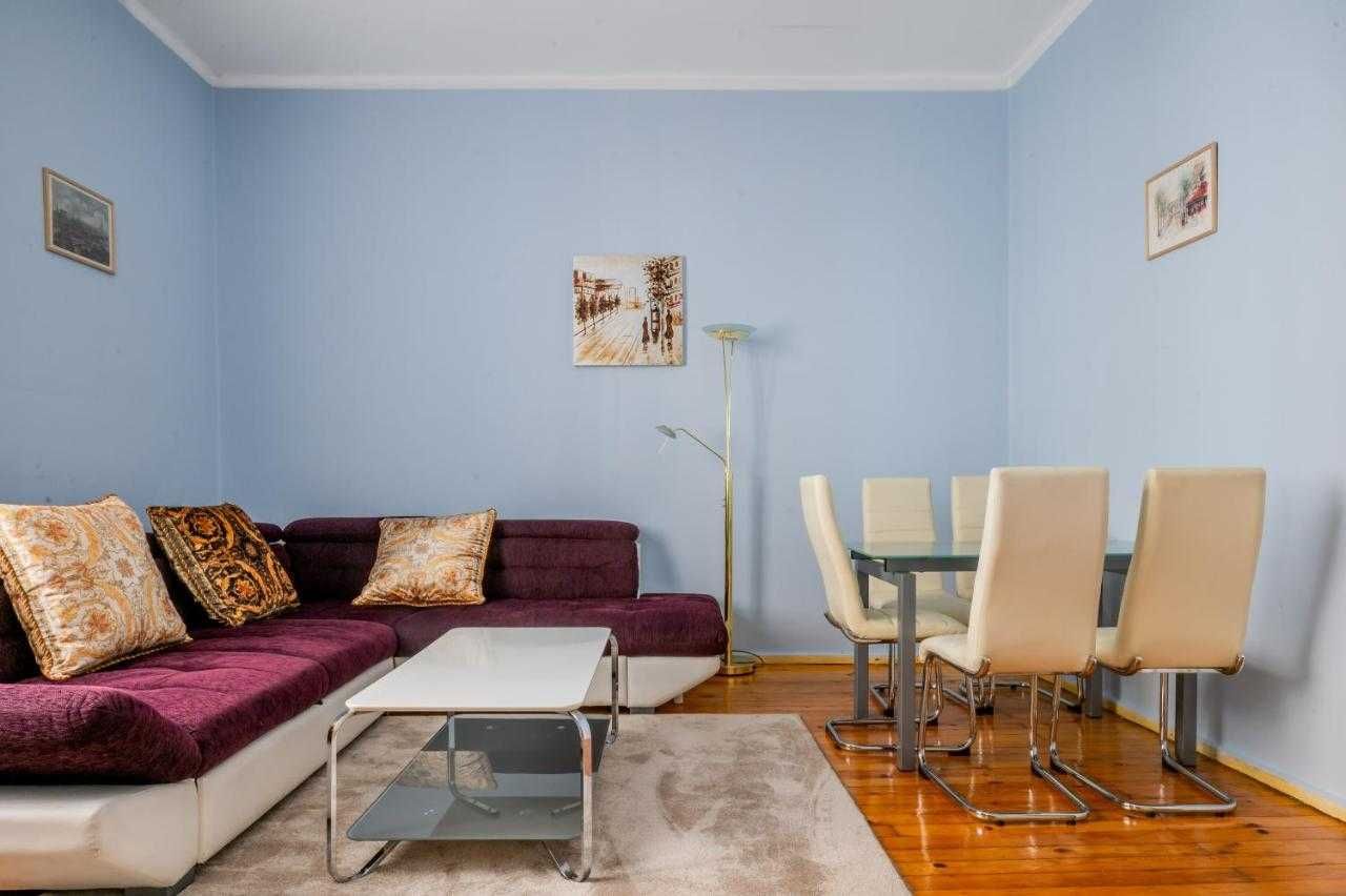 Дава се под наем Тристаен апартамент в София, Център - 95 кв.м за 1200 € - Снимка #1
