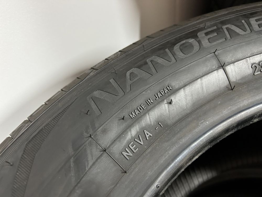 Гуми 235/60/17 С  117/115 R Бус Toyo Нови 4 броя