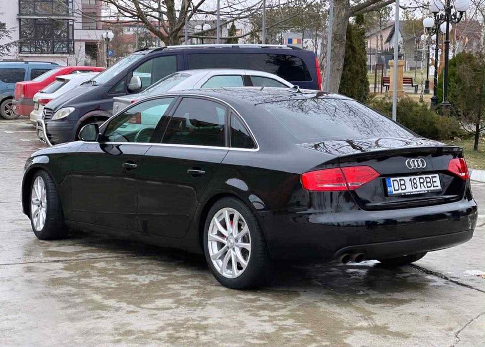 Vând Audi A4  , an 2009