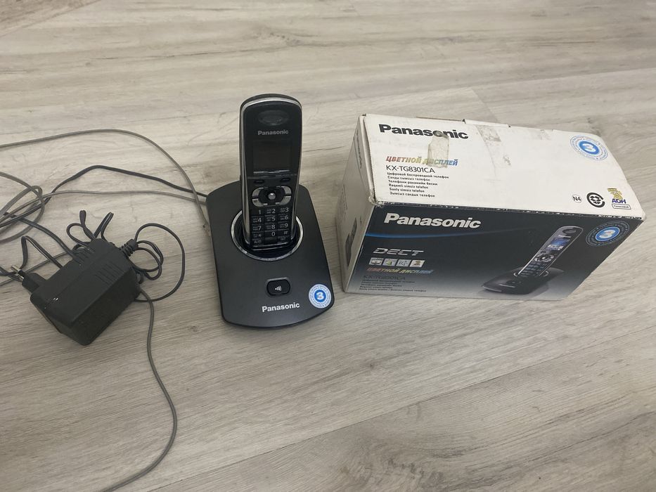 Panasonic KX-TG8301CA цифровой беспроводной телефон