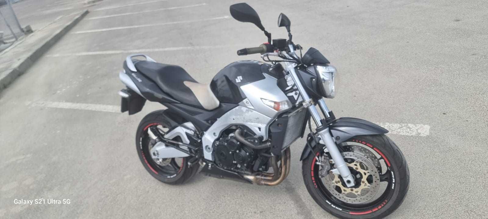 Suzuki GSR600 2006