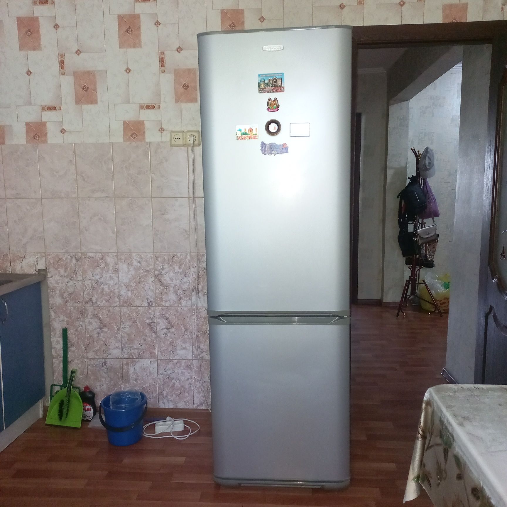 Продам холодильник б/у как новый в отличном состоянии