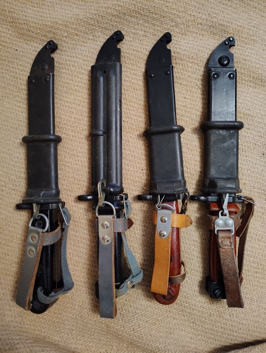 Baionete AKM Kalashnikov baioneta URSS diferite straine