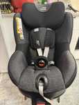 Britax Romer Dualfix M i-size 61-105 см столче за кола