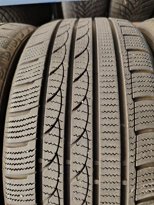 205/50 R17 Ice-Plus Rotalla M+S cu buză pentru protectia jantelor
