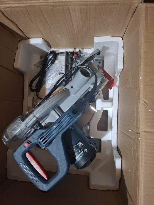 Торцовочная пила Bosch GSM 216 с лазером
