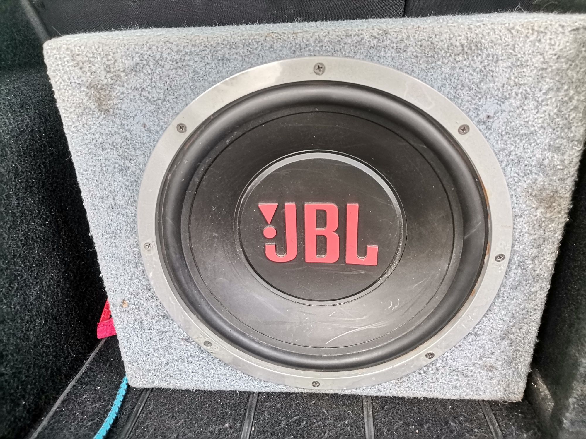 Vând stație pentru subwoofer și subwoofer