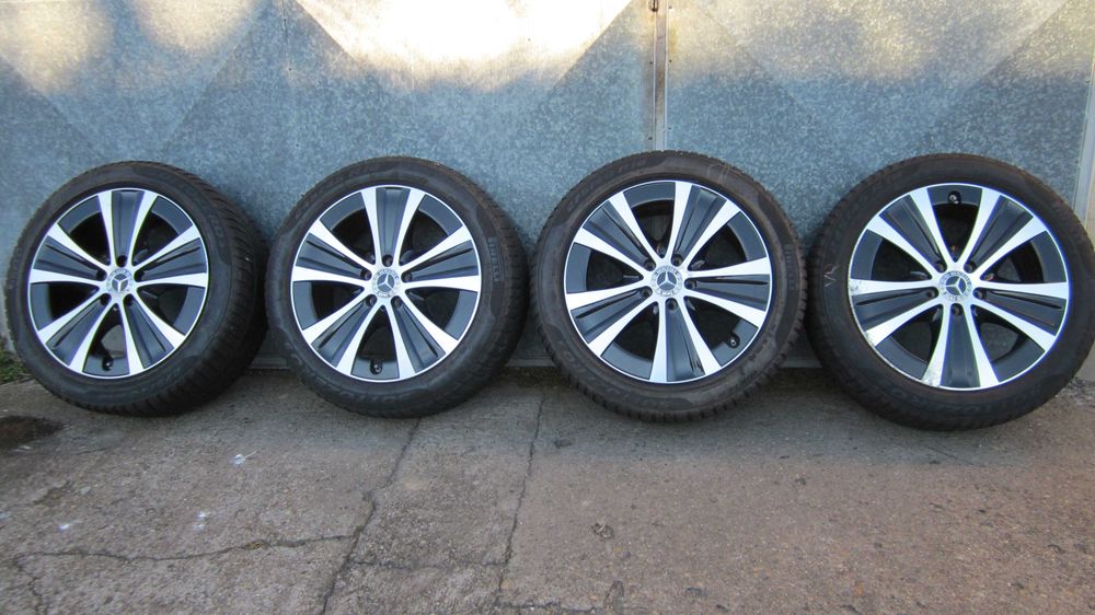 Vand set jante aliaj originale gama mercedes pe 18 cu anvelope iarna
