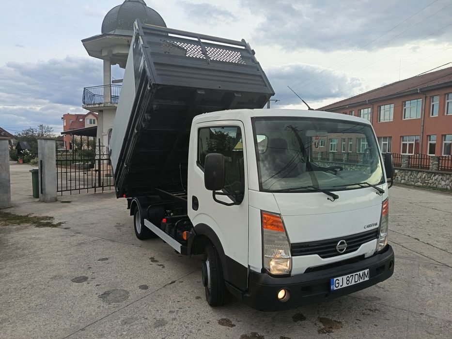 Nissan Cabstar Basculabil pe 3 părți