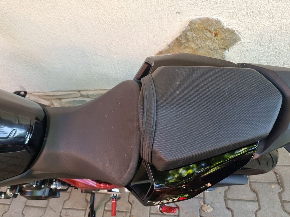 Honda Hornet 750 ABS 2024