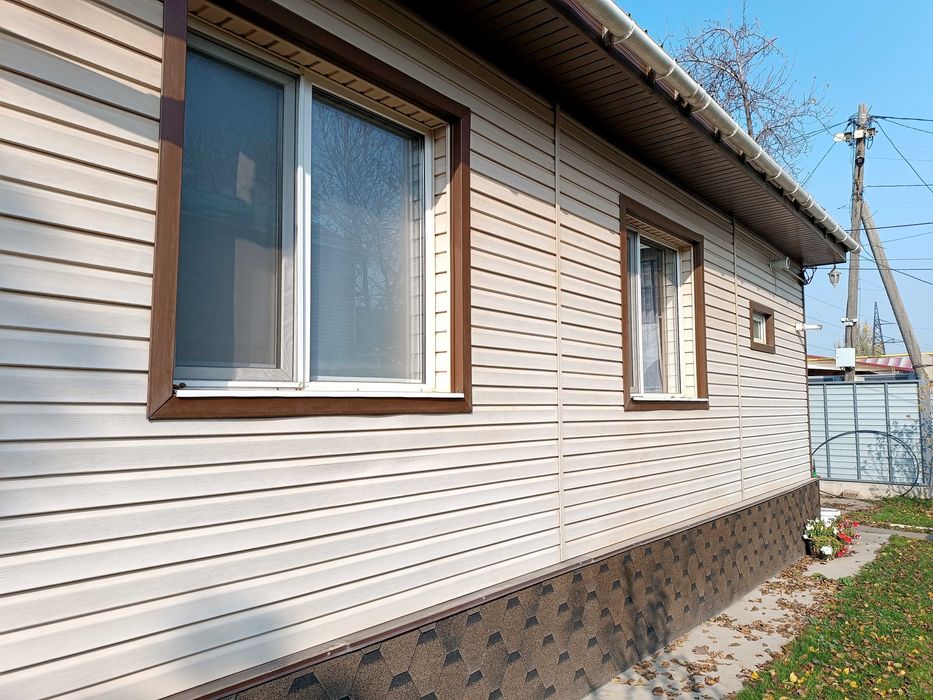 Продам часть отдельно стоящего трёхкомнатного  благоустроенного  дома.