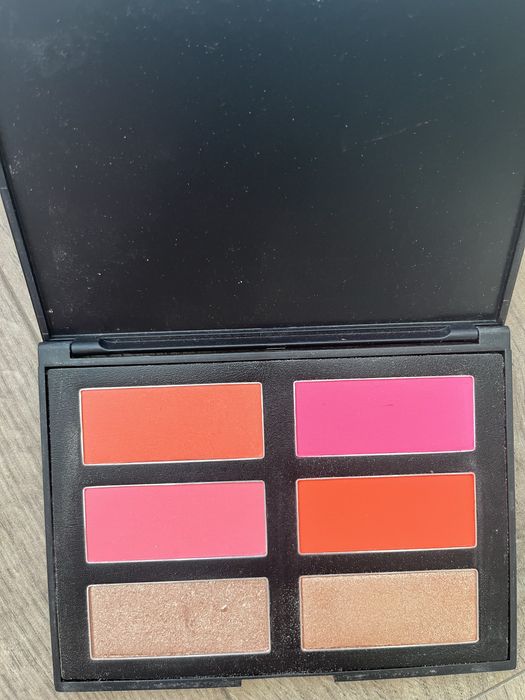 Mup blush si iluminator