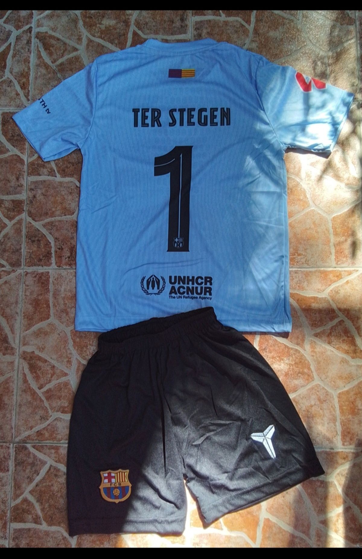 TER STEGEN 1 детско юношески футболни вратарски екипи Барселона