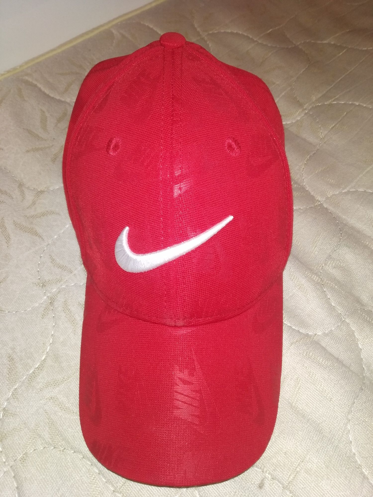 Продам кепку оригинал Nike.