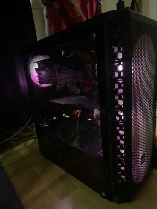 Pc gaming facut pe piese