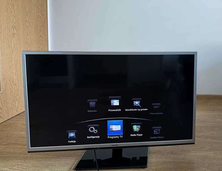 Toshiba 40TL938 este un televizor LED Smart TV Full HD cu funcții 3D