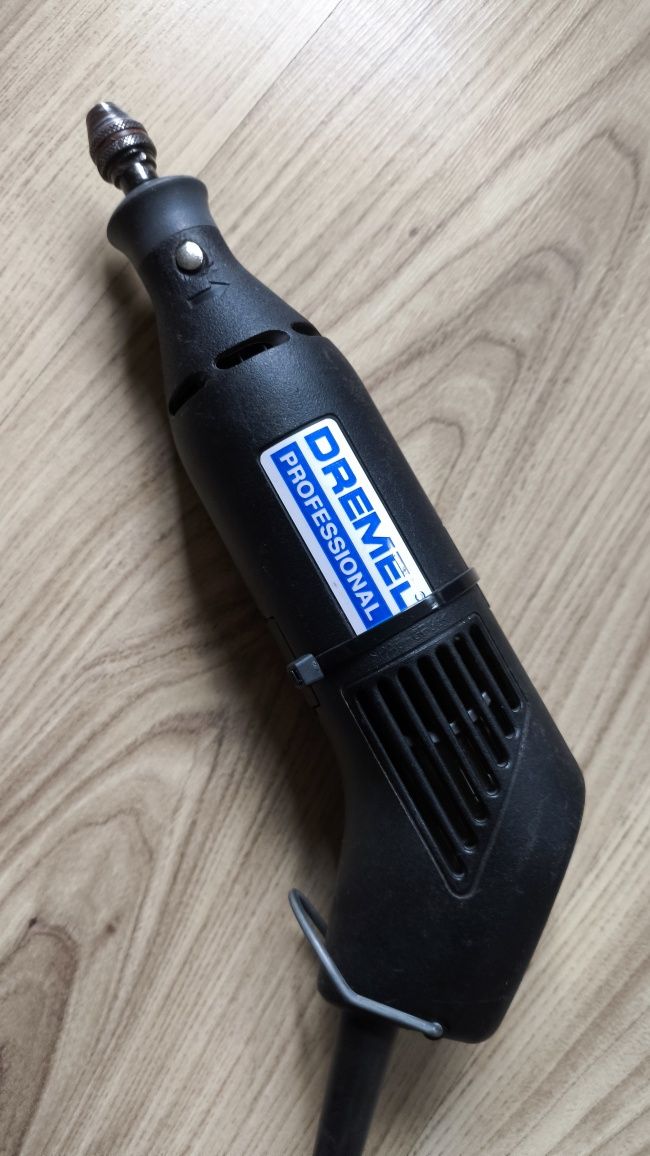 Dremel 398 Professional с цифрово управление на уборотите