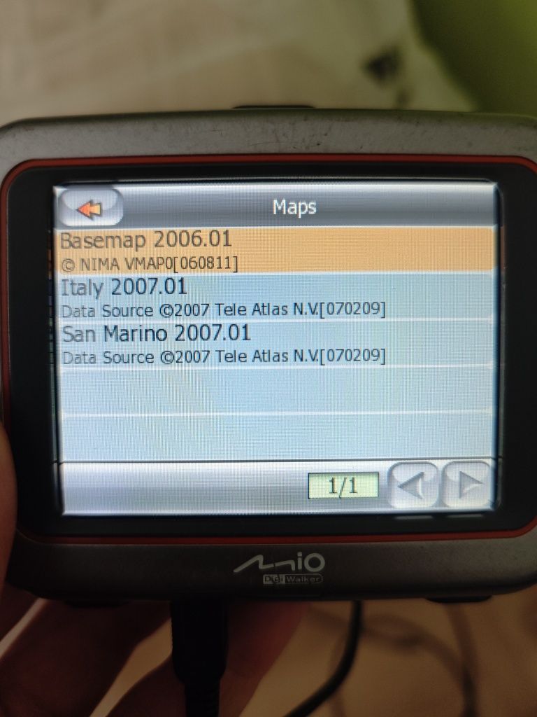 Продавам GPS навигация MIO C220.