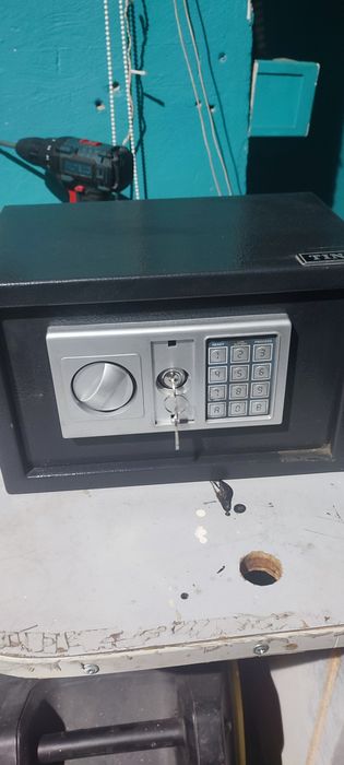 Продам сейф в отличном состоянии