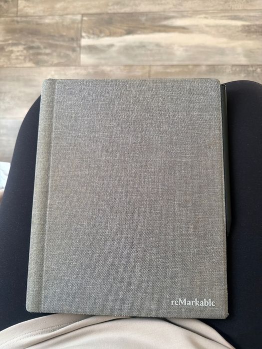 Vand tableta reMarkable cu tot cu marker tips+creion+husa