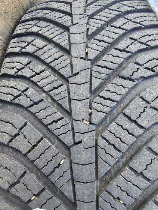 Cauciucuri 225/65/17  M+S IARNA KHUMO  pret 300 lei set 4 bucati