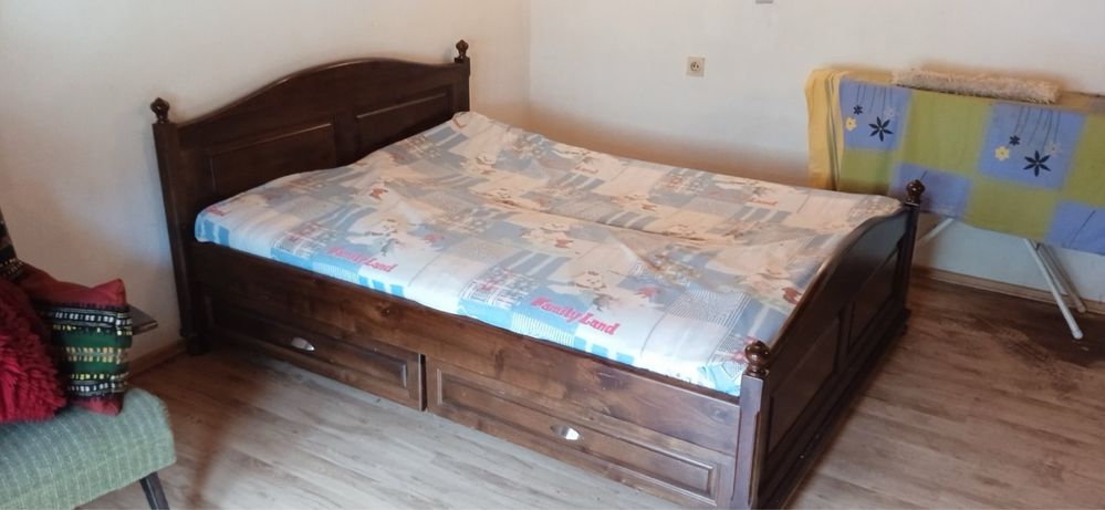 Спалня и гардероб масив орех