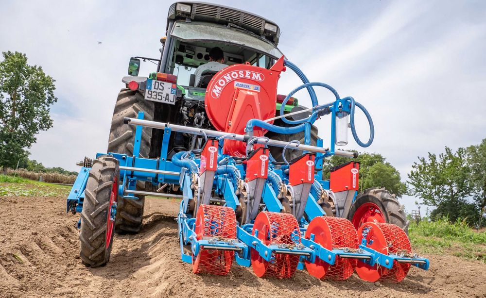 Сеялка пиёз сабзи экиш учун, Туркия ва Италия, нархи 135 млн сум