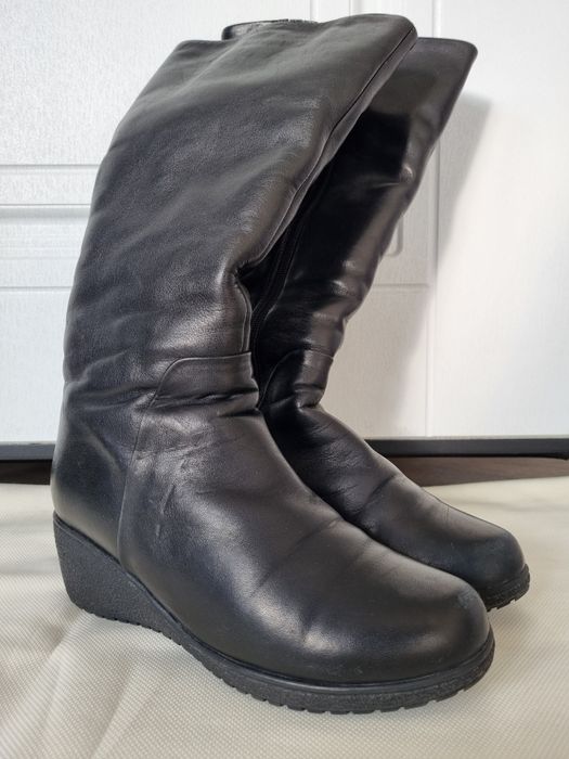 Зимние женские сапоги