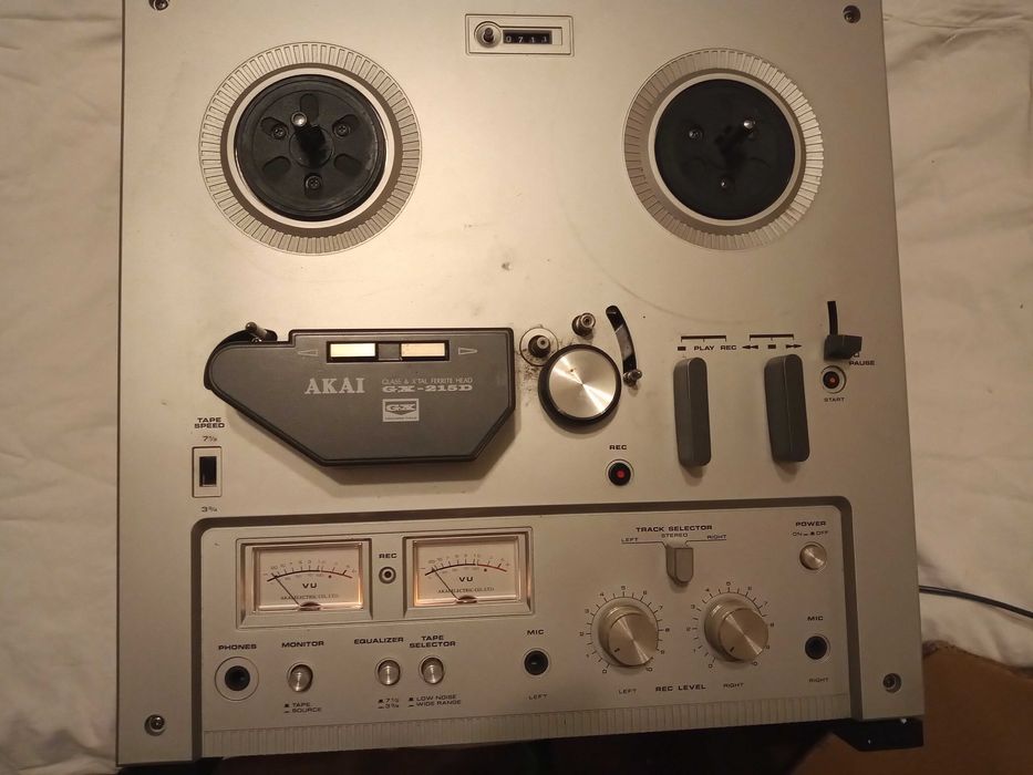 Ролков магнетофон AKAI  GX215D