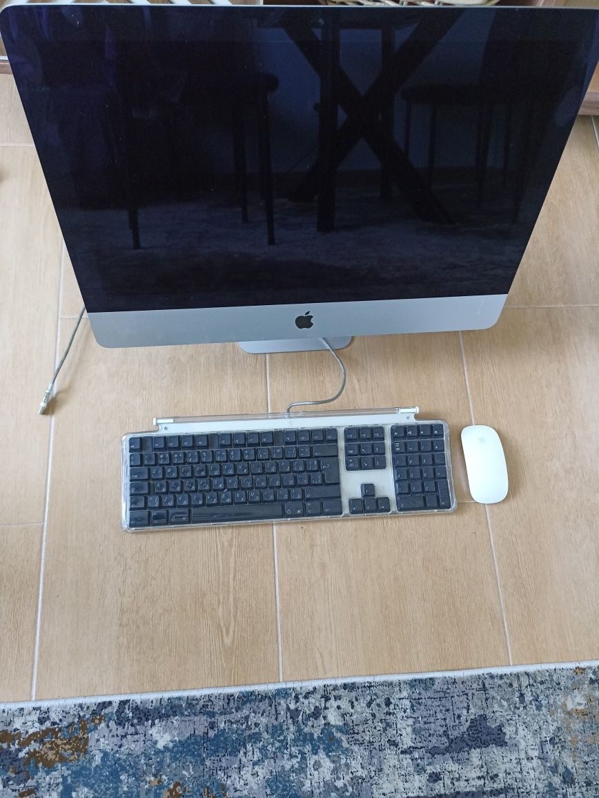 Apple iMac 21.5in 2.7GHz Core i5 All In One Desktop