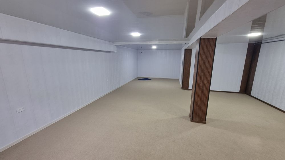 Назарбек катта иттифоқда янги қурилган тайёр уй сотилади.