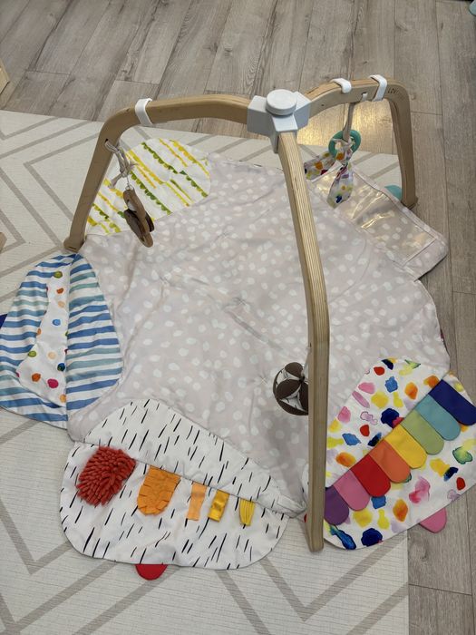 Lovevery playgym salteluta de joaca